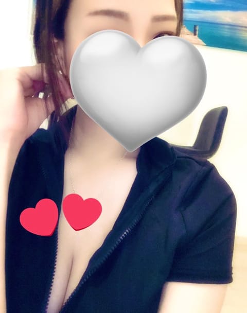 こんにちは〜❣️😉
今日13〜15時の短時間出勤ですが頑張ります🥰💕
実家から車で出勤したんですけどえべっさんの時期で車