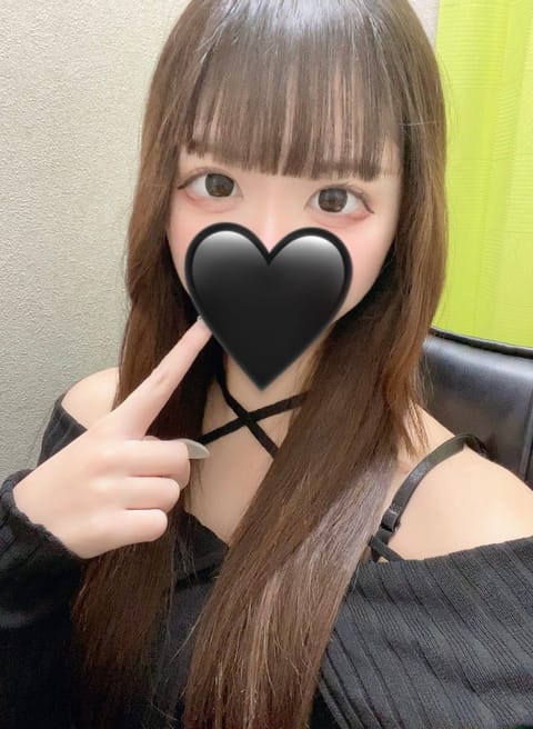 はじめまして✨夢乃あむです🪽

見た目は落ち着いてるって言われることが多いけど、
実は仲良くなるとよく笑って喋りまくりま
