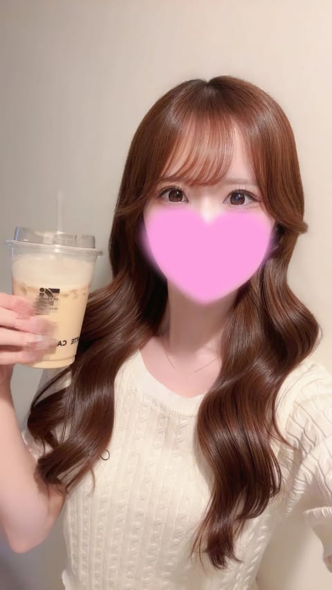 久しぶりに晴れたね〜☀️
昨日よりジメジメしてないから過ごしやすい♩

本日もご予約ありがとうございます💕
最短17:0
