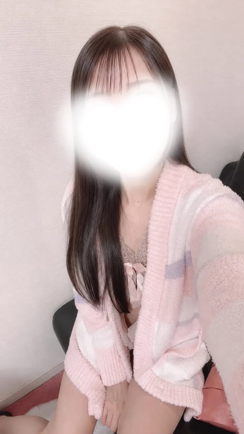 髪10センチくらい切って
色々お手入れしてきました❣️

元々がスーパーロングだからそんなに変わってないけど😊笑

艶々