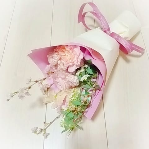 洗い物が
ヒンヤリ⚝🧼
気持ちのいい季節ですね🫧

「 遅れてしまうかも 」
そう言う彼が
遅れた事はない

誰かが発す