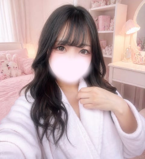 ちょっと早めに出勤してます＞ ＜.ᐟ.ᐟ
黒髪になったよー!

ＧＷ真ん中はお休みもらってるので
早めに会いにきてくれた