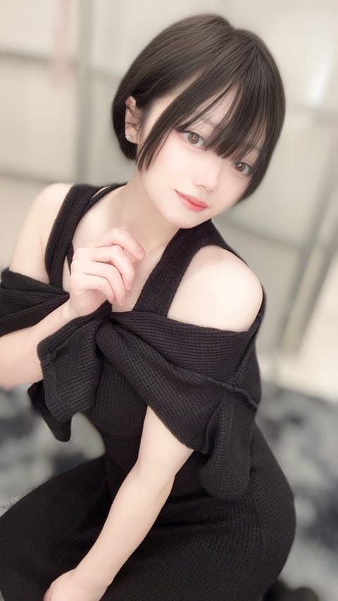 はじめまして、しずくです🫧
見つけてくれてありがとう🤍
この度、エステの坂道に入店します♡

マッサージは2年くらいやっ