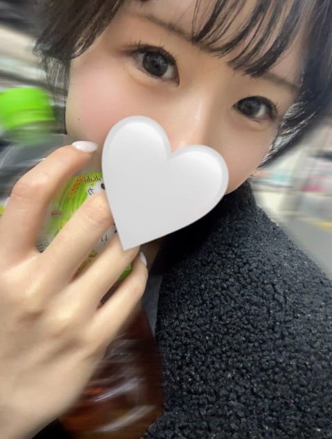 ほの21時から出勤です🤍
スタートからご予約ありがとうございます♡
まだまだ🈳枠あるので、お誘いお待ちしてます🥰💓