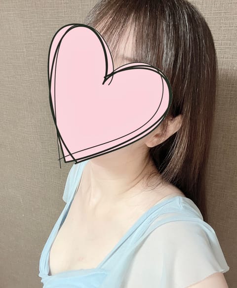 こんにちは🌞
今日も暑いですね🫠

本日は飯田橋ルーム
11:00〜より出勤いたします🩷

ご予約・お問い合わせお待ちし