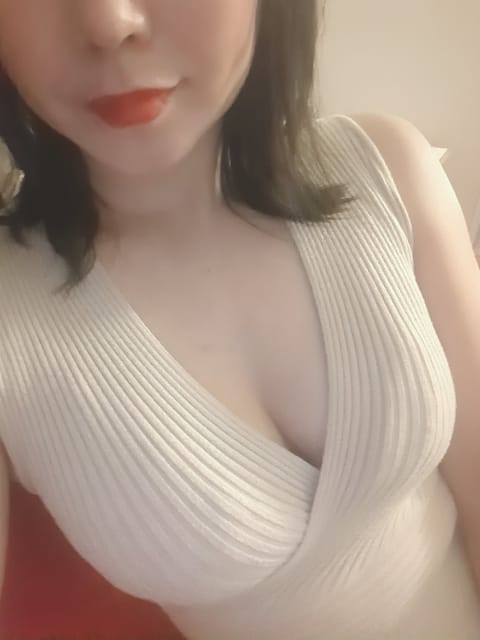 こんばんは🌙りんです❤
本日桜川ルームにて21時から5時まで出勤しています😊✨️