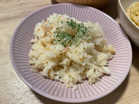 残ったグラタンのホワイトソースで
白だしと白菜のパスタ🍝✨

ポテサラもゆで卵＋してリメイク👩🏻‍🍳🪄

炊飯器でバター