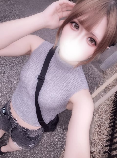 ニットへそ出し