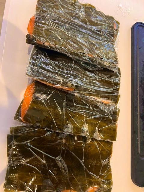サーモンの昆布締めハマって量産してる🍣