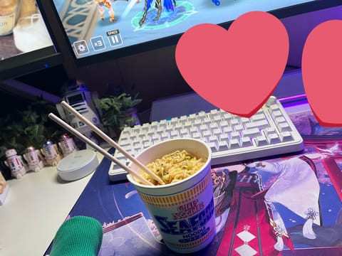 たまにはこういう日もあって良いよね😆
ゲームしながらYouTube見ながらカップラーメン なんか良い🤤✨️

アカウント
