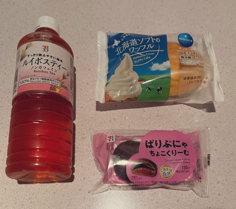 本日終了です🤍
差し入れも感謝です🥰🙏

お客様とお菓子の話してた🧁
そういえば明日はシフォンケーキ作るんですけど、最近