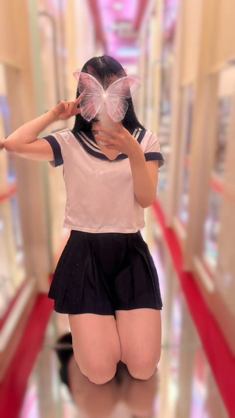 夜更かししちゃったから眠いかも🥱💤笑

今日は⏰12~17です！
久々の日曜日✨
日曜日にしかお会いできない方とお会いで