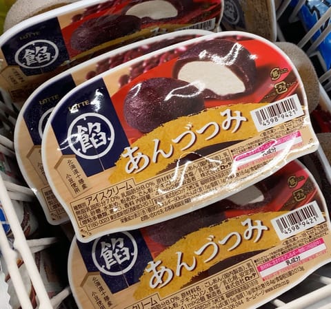 新しい雪見だいふく出たんだ！？と思ってよく見たら……

＿人人人人人人＿ 　
＞  あんづつみ  ＜
￣Y^Y^Y^Y^