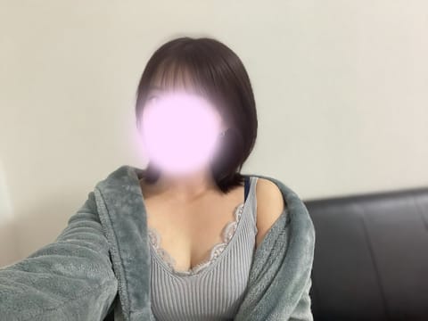 ティアナの羽田あみです！🪽✨

本日は19:45〜よりご予約可能です🙆‍♀️

お盆明け疲れが溜まってると思うので、全力