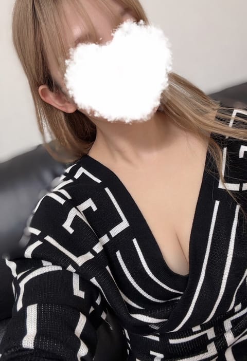 こんばんは🩵しおりです！
出勤しました🫧
朝までいるのレアです🫶

一緒にヌルヌルになろ〜(ˊ⸝⸝o̴̶̷   o̴̶̷