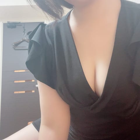 先程のお客様ありがとうございました✨️
マッサージ上手って言ってくれて嬉しかった💕今度は方言色々教えてね💓またお待ちして