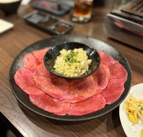 どんだけ食うねんってくらいフードファイターだけど許してね🥺
いっぱい食べる女の子好きでしょ？？

10日水着撮影。。。汗