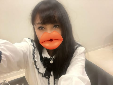 自撮り載せるの忘れてたみおです！

お時間合う方、18時30分までにご予約よろしくです！お店にお電話、LINEでも可能デ