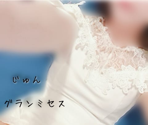 ルームにはいりました。

雨でジメジメしてます。

当たり前の事ですが、相手に配慮ができる方は男女共に素敵です💓

通勤