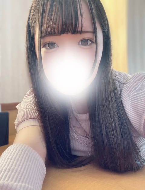 今月の出勤今日を含めあと2日！
もう5月が終わっちゃうんですね💧
最近寂しすぎるひまりんに会いに来てくれる神様居ないかな