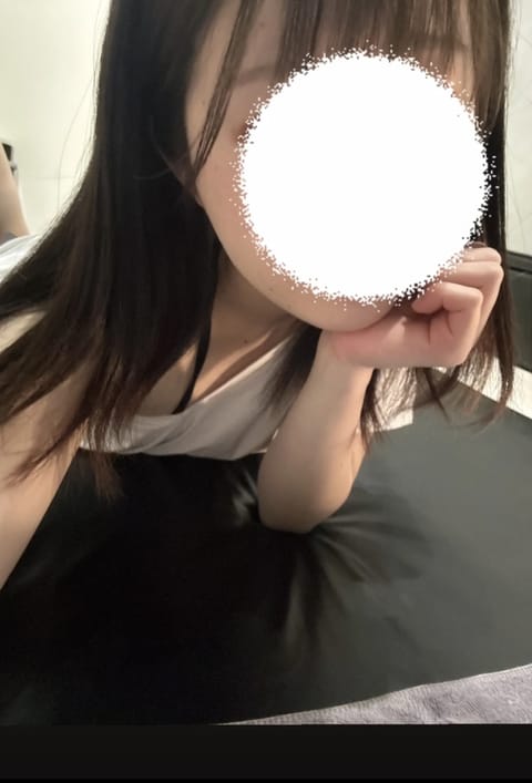 みなさまお疲れ様です😊
出勤情報出ました！
ご予約埋まっている時間もあるので、お早めにお待ちしてます💍
お店からでもDM