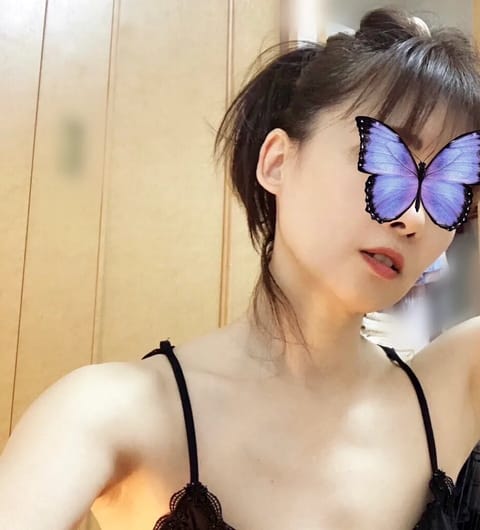こんにちは😃セラピストの村田けいです❣️SNSには疎いのですがようやく始めました🌸🍊
多趣味で忙しない私ですが💦ホットな