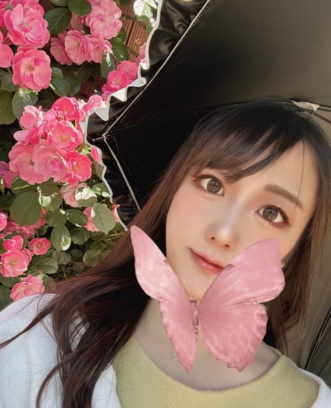MY GW2連休終わりました
はやーい‼️😭

🌹と私😁

日常は@hononbiri
見てくださいね😊
✉️もこちらへ