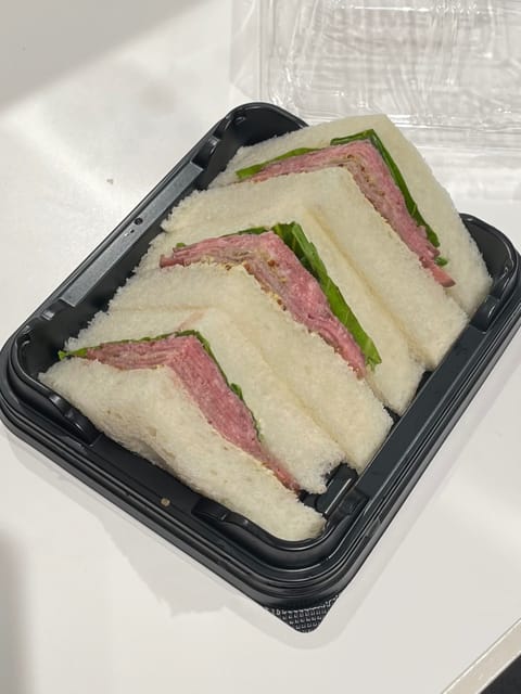 みんなお昼ちゃんと食べてるー❔
私は今日はサンドイッチ🥪

昨日もご来店ありがとうございました🌸
幸せですって伝えてもら
