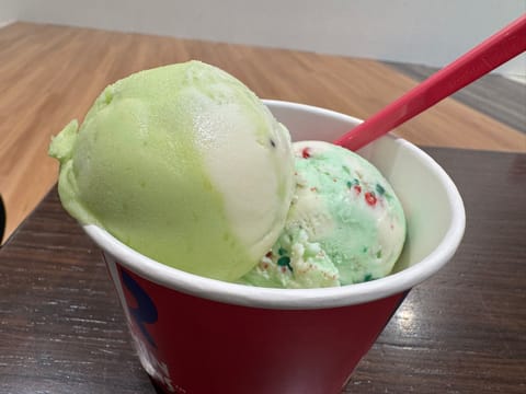 数日前からの新作のキウイ杏仁豆腐、さっぱりしてるけど適度に甘くて美味しいよ〜🥝✨

ポッピングシャワーはマスト❤️💚

