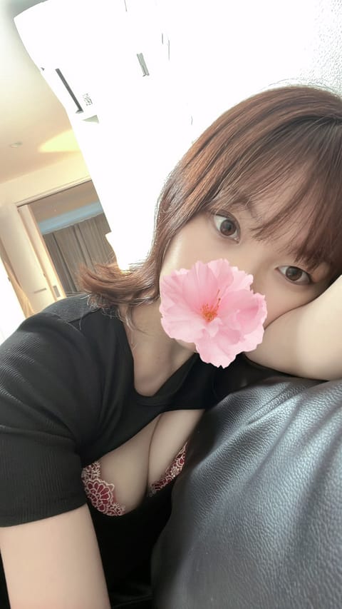 新丸子ルーム着きました🔥

⭐️🎋久しぶりの3時まで🎋⭐️

ご予約ありがとうございます🌙
18:00〜3:00
まだい