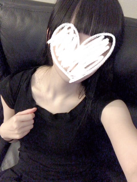 おはようございます〜
本日も12時から出勤しております♡
ご予約お待ちしております！