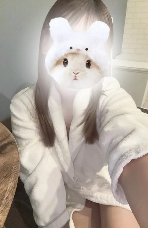 こんばんは♪ えまです🌙

📍幕張本郷　19-1時

ご予約お待ちしてます🐰
