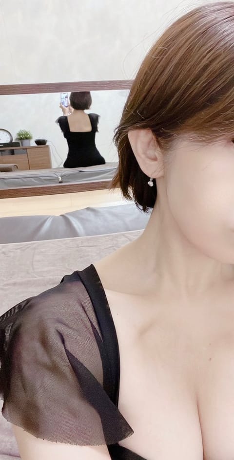 千日前味園ユニバースのファイナルイベントで楽屋ツアー行ってきました
オープン当時のチラシや音源など
非常に貴重な体験でし