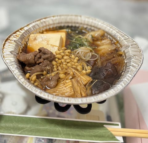 今日(2/24)から3/1まで出勤だよ🎶
久しぶりに家でゆっくりしてます🍀*゜
すき焼き食べた🍲仕事してる間は毎食コンビ