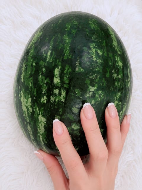 じゃん。今年2玉目🍉
小さく見えるけどそんなに小さくないんだけどなー。

今週はお休みです🌿
また来週よろしくお願いしま