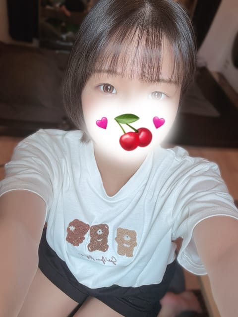 恵比寿のお部屋到着しました🏠💆‍♀️
今日は半袖でもいいくらい良い天気☀️
お外も気持ちいいけど
お部屋の中でも気持ちよ