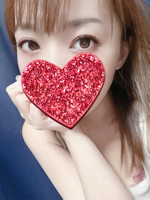 久しぶりに出勤中です( ⁎ᵕᴗᵕ⁎ )

4時までいます！
外は暑いですが涼しいお部屋で癒やされに来てくれたら嬉しいです