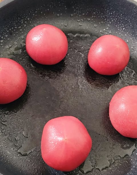 鶏ひき肉でハンバーグトマト煮込み作りました🫶
明日みずほ台に居ます🍅
