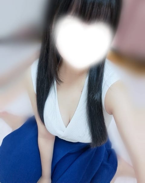本日21:00-5:00います🫧🎀

雨すごいから、雨宿りしにおいで？☔