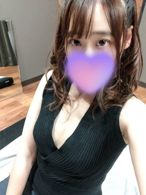 退勤しました‼️
今日も雨の中たくさん会いに来てくれてありがとうございます😊
明日も13:00-1:00
素敵な誘いお待