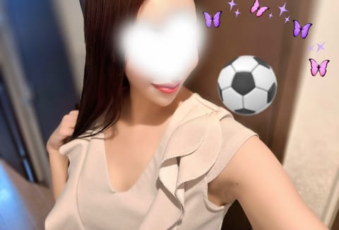 朝からサッカーで緊張🫨
決勝トーナメント進出おめでとう👏

お店これから出勤します👠
17時から105分まで⭕️

ダブ