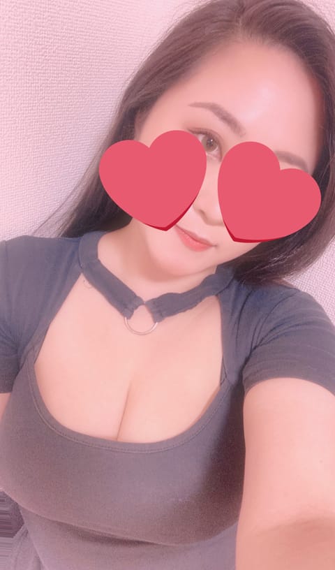 こんばんは！みかです🍑🍑

只今新丸子ルームにいます😘

週の終わりに涼しいお部屋でムチムチGカップと密着マッサージしま