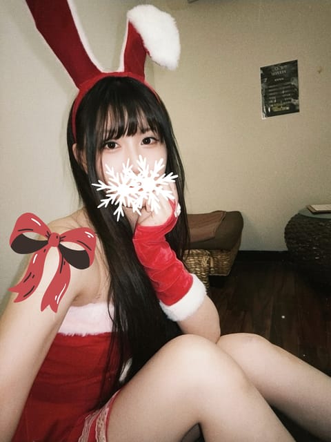 メリークリスマス🎄

ゆねにプレゼント？🎁

ゆねがプレゼント？💋

癒しのバニーサンタコスが見れるのは
今日まで！

