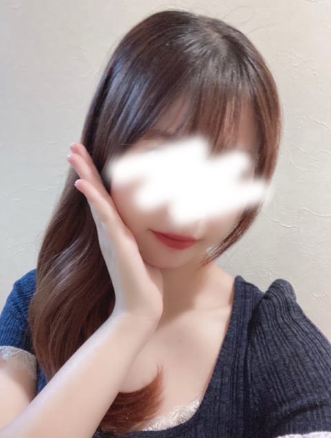 こんばんは😊🌙
明日19:30〜23:30 立川ルーム
にいます💟💟💟
お時間合う方お待ちしております！

最近は美容室