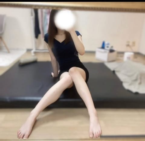 こんばんは！きらです🐈‍⬛🎀
富士店出勤してます！✨️
久しぶりの富士店な気がする✌🏻
寒いけど、暖かくしてお待ちしてお