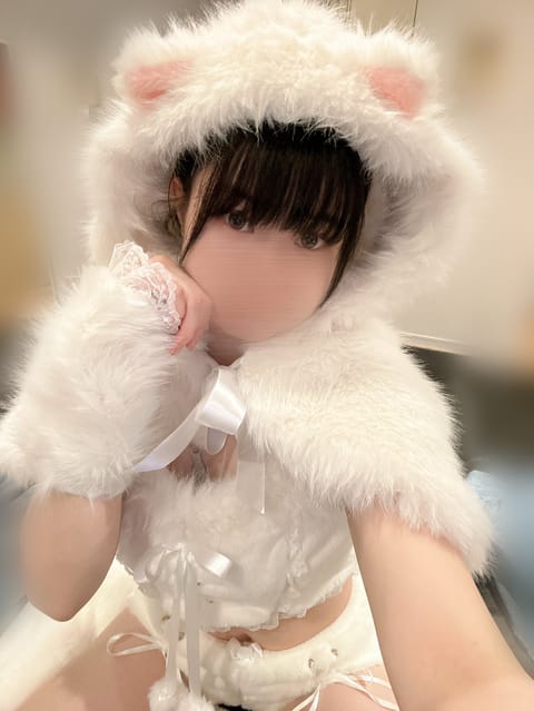 まなです🍒

この後12:00~18:00📍府中います♡

3月会えるの本日ラストです❕
お昼からまなの施術でドキドキし