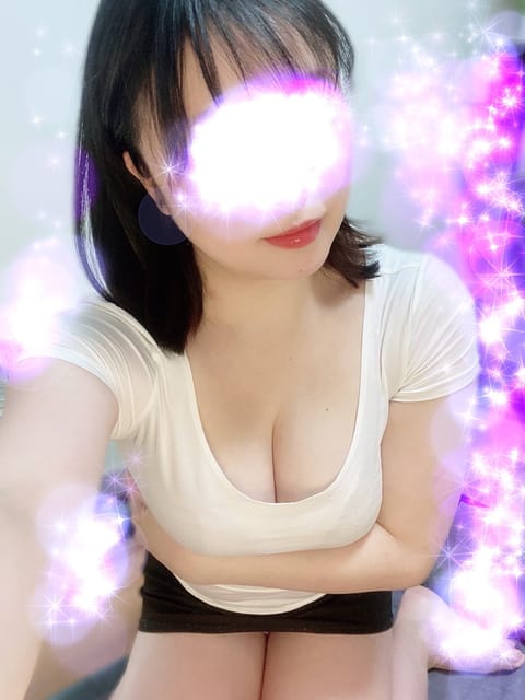 本日15〜18:30出勤💕

短いけど来てほしいなっ💋