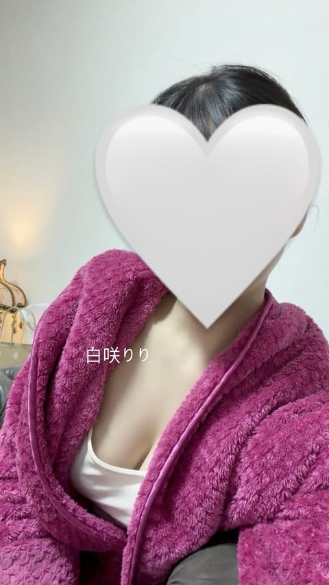 こんにちは☀️りりです𓂃𓂂ꕤ*.ﾟ
12時から18時まで出勤します🌷
ご予約お待ちしております（｡･ω･｡）♡