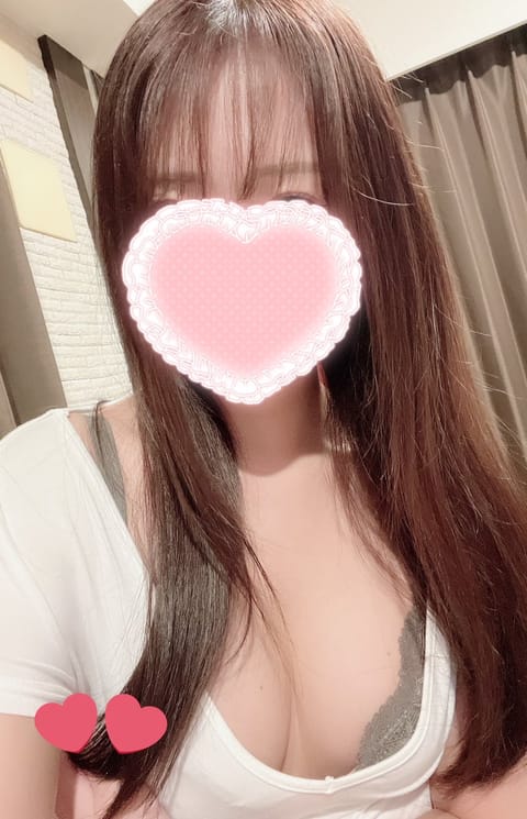 こんばんは、れいなです🪽

今日は26時までルームいます🎶
お時間ある方会いに来てくれたら嬉しいです🥹💕

ご予約お待ち