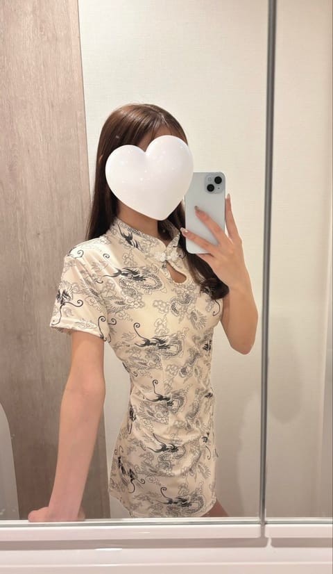 ミニスカポリス派？
それともチャイナ派？😉💋

どちらも見にきてくれたお客様がいて
感激でした😭🩵